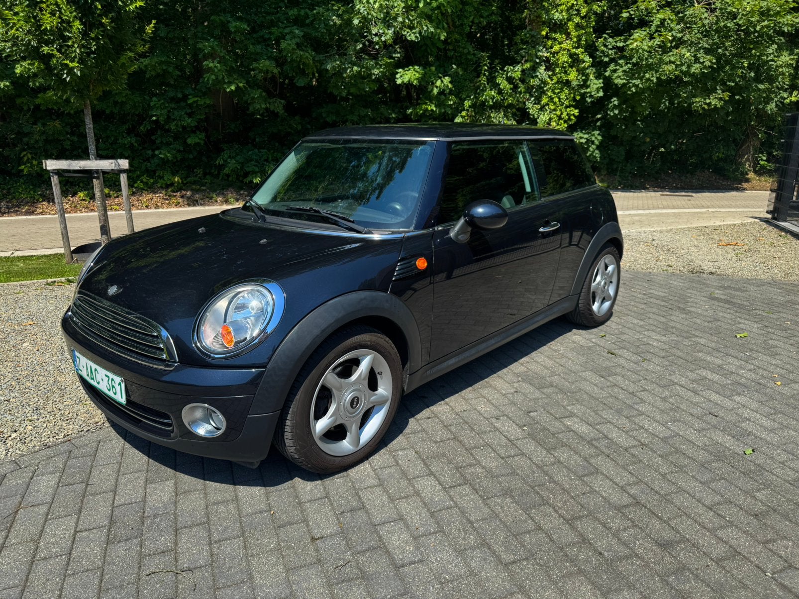 Mini cooper R56 1.6 benzine, Voorwielaandrijving, 4 zetels, Stof, Zwart