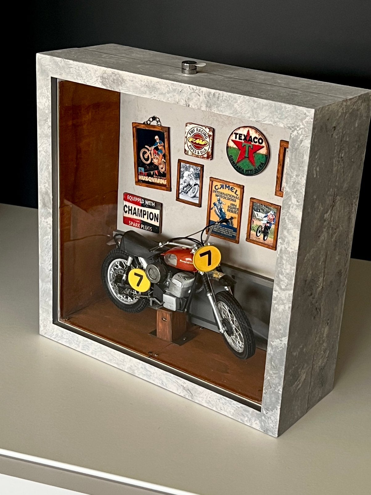 « Vintage Revell 1:12 Malcolm Smith Husqvarna 400cc, Hobby & Loisirs créatifs, Enlèvement ou Envoi, Utilisé, Revell