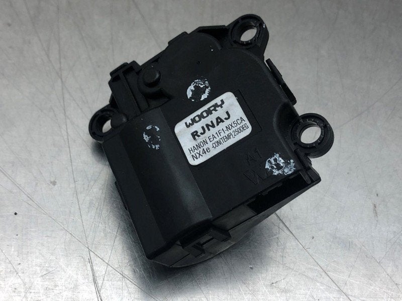 ACTIONNEUR MOTEUR VOLET CHAUFFAGE Kia Sportage (NQ5E), Kia, Dhr. M. Roggen, Stadsweg 37 37
9917 PV  WIRDUM GR., NL, Utilisé