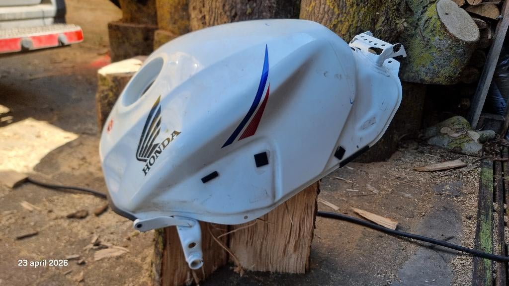 Réservoir d'essence CB650f, Motos, Motos | Honda, Particulier, Naked bike