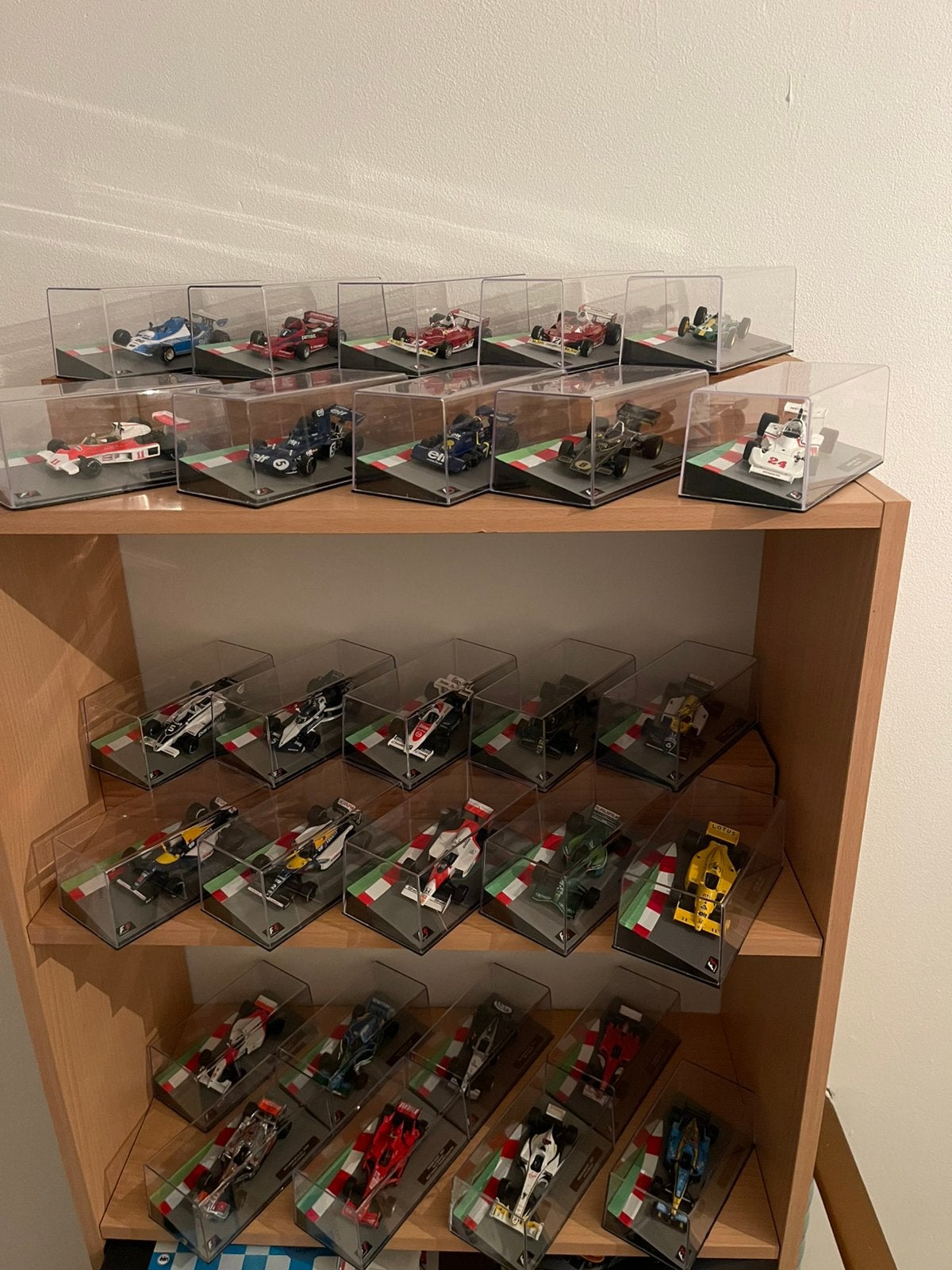 F1 miniaturen 1:43 met catalogus, Ophalen, Nieuw, Auto
