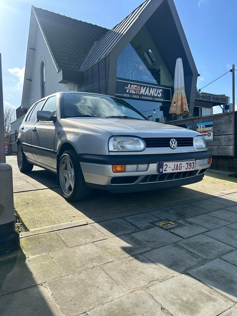 Nette golf III 1800 8v van 1996, Auto's, Voorwielaandrijving, Stof, Zwart, 65 kW