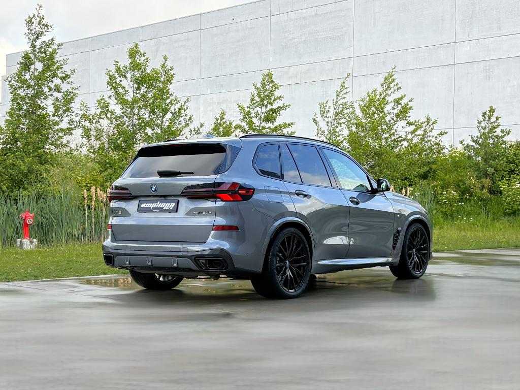 BMW X5 xdrive 50e Mpack  Skyscraping seduction on wheels, Automaat, Leder, 5 zetels, Hybride Elektrisch/Benzine