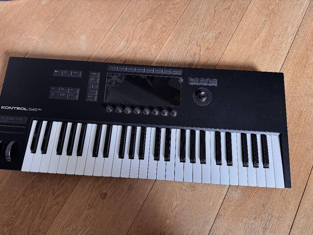 Native Instruments Kontrol S49 MK3, Muziek en Instrumenten, Midi-apparatuur, Ophalen of Verzenden, Zo goed als nieuw