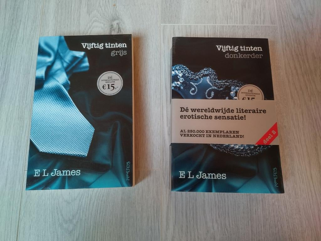 2 boeken 50 tinten grijs (Nieuw), Boeken, Ophalen of Verzenden