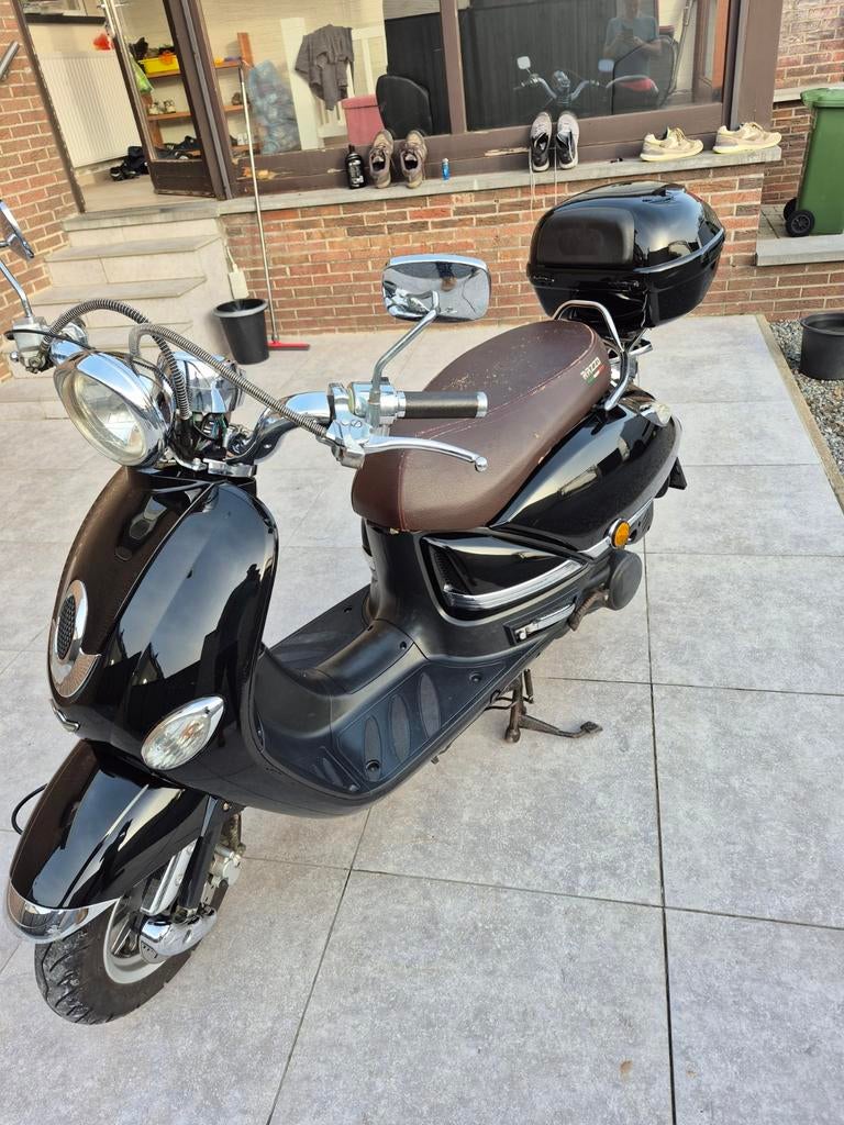 Goed onderhouden scooter 125 CC, Vélos & Vélomoteurs, Vélomoteurs & Scooters bridés, Enlèvement, Utilisé, Essence