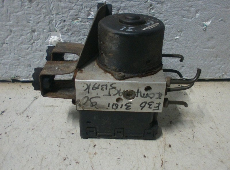 ABS POMP BMW 3 serie Compact (E36 / 5) (34.51-1164047), Gebruikt, Sodener Straße 9
65824  Schwalbach, DE, BMW, Continental Aftermarket & Services GmbH