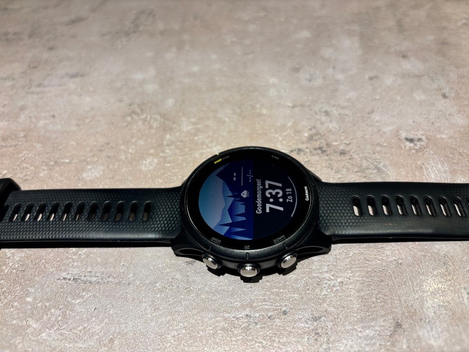 Garmin Forerunner 255 music edition, Handtassen en Accessoires, Ophalen, Zo goed als nieuw