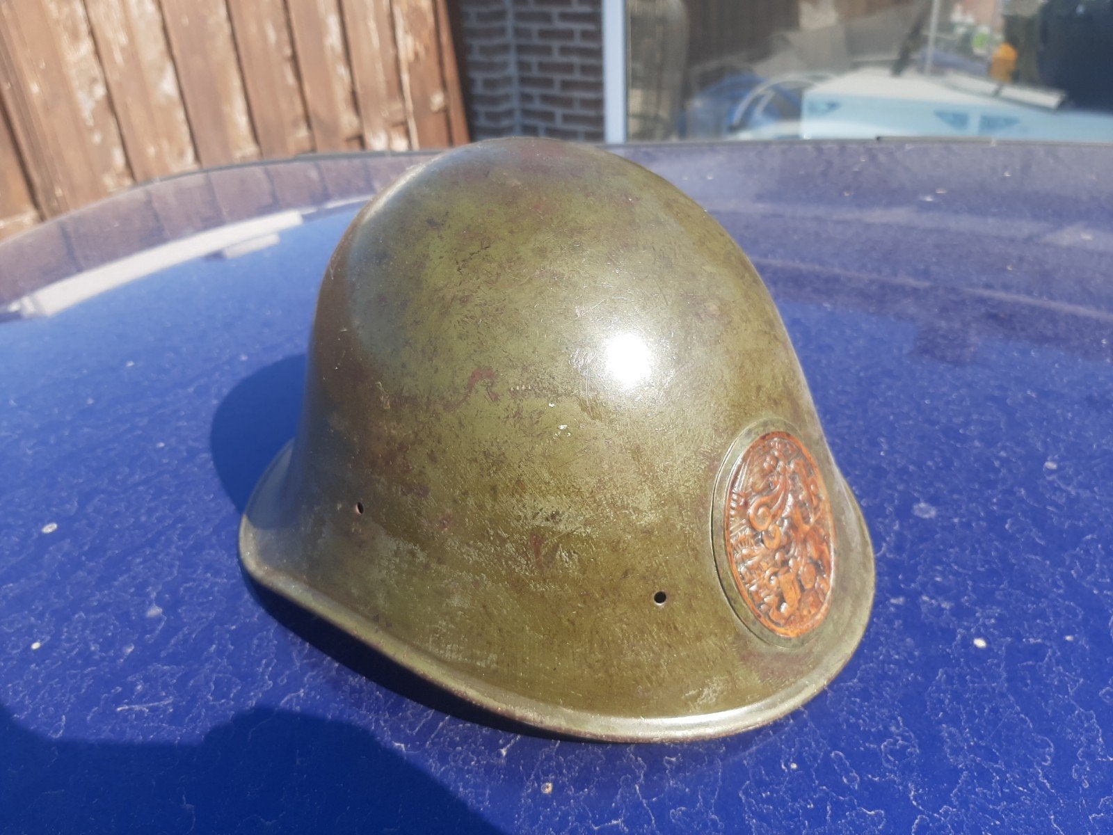 Nederlandse wo2 helm met leeuw plaat maar zonder binnenwerk., Verzamelen, Ophalen of Verzenden, Landmacht, Helm of Baret