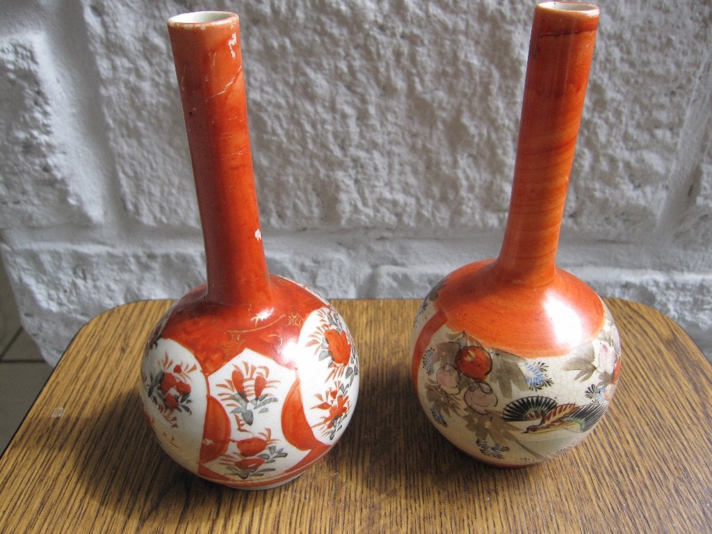 lot de 2 anciens vases bouteille porcelaine Japon Kutani, Enlèvement ou Envoi
