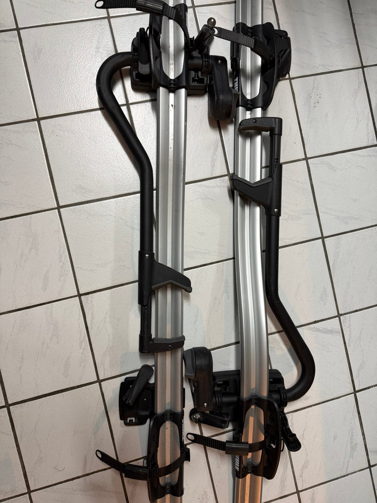 2x Thule Proride dakdrager, Ophalen, 1 fiets, Zo goed als nieuw, Dakdrager