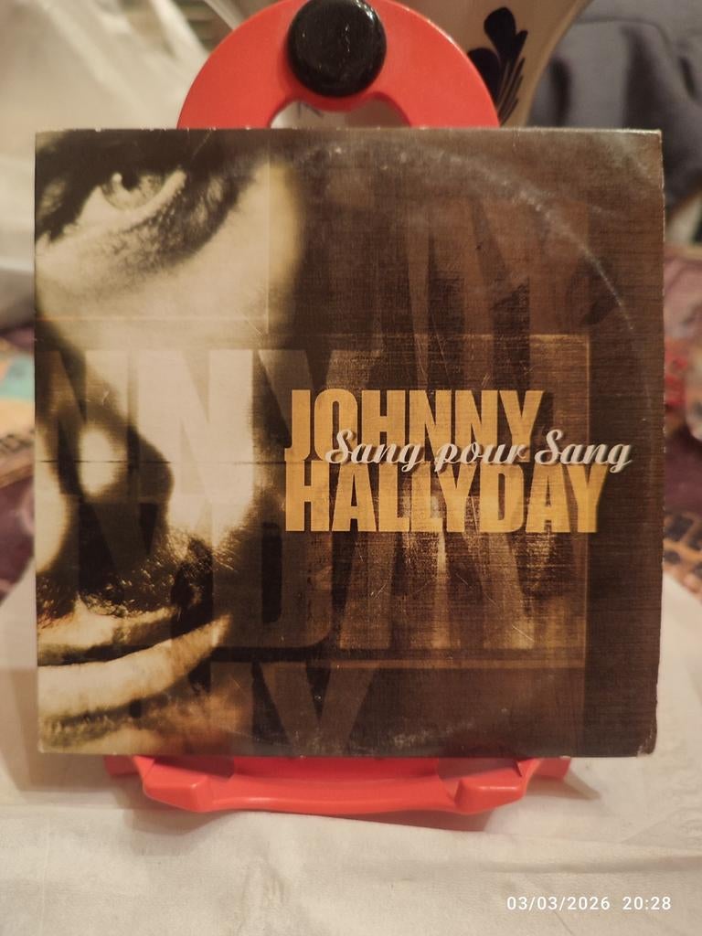 CD de Johnny Hallyday.
" Sang pour sang "., CD & DVD, Enlèvement ou Envoi, Utilisé