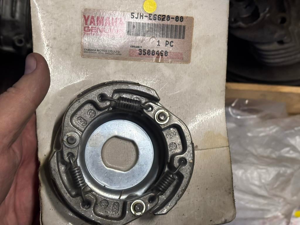 Aerox YQ50 Yamaha koppelingsschoenen, Motos, Enlèvement ou Envoi, Neuf