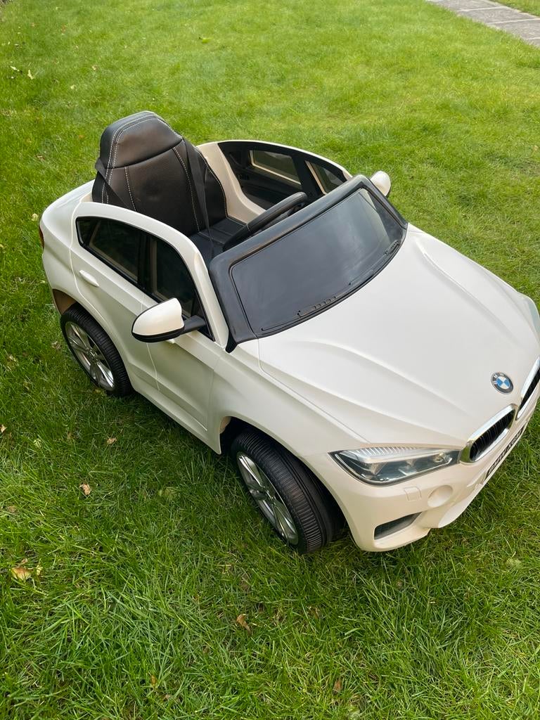 Kinderauto BMW X6, Ophalen, Zo goed als nieuw