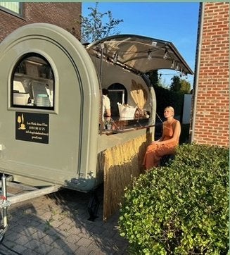 Stijlvolle aperotruck met ingebouwde ledverlichte koelkast, Zakelijke goederen, Horeca | Overige, Ophalen