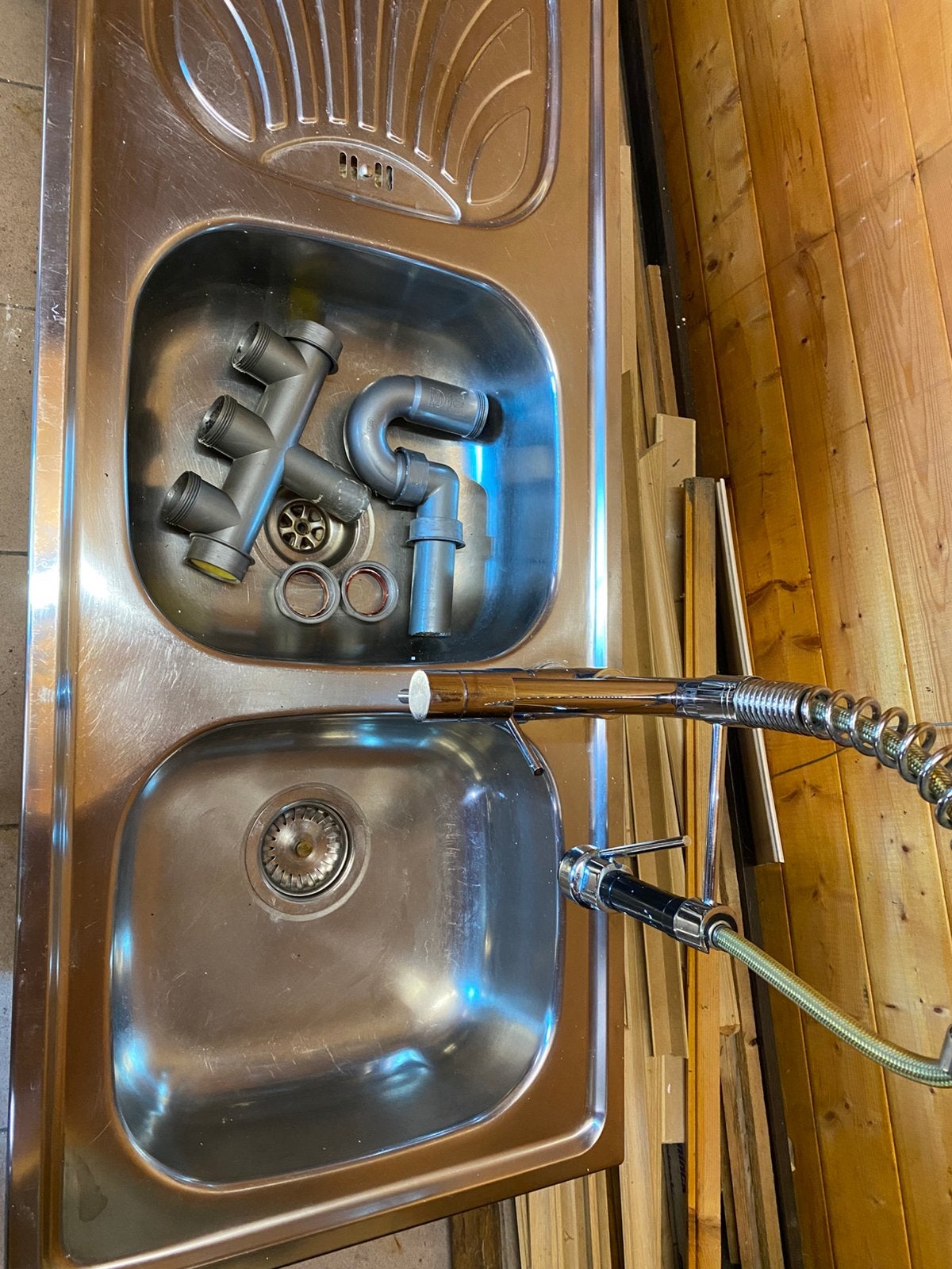 Spoelbak met twee wastafels + mengkraan en handdouche, Ophalen, Gebruikt, 100 tot 150 cm, 50 tot 100 cm