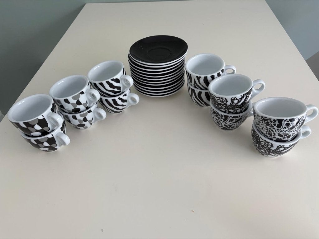 Tasses à café de la collection Lilly Art, Maison & Meubles, Enlèvement, Utilisé, Autres styles, Porcelaine