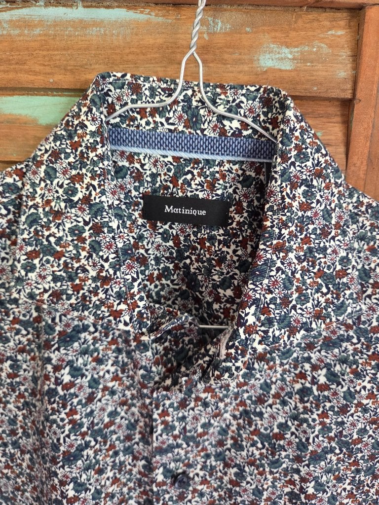 Chemise à motifs"fleuri" -T(M) - Martinique, Autres couleurs, Comme neuf, Enlèvement, MARTINIQUE