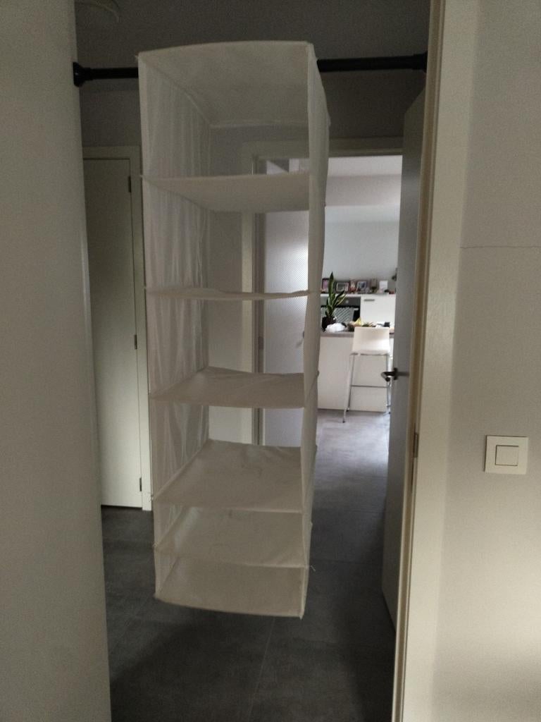 Kleerkastopberger, Enlèvement