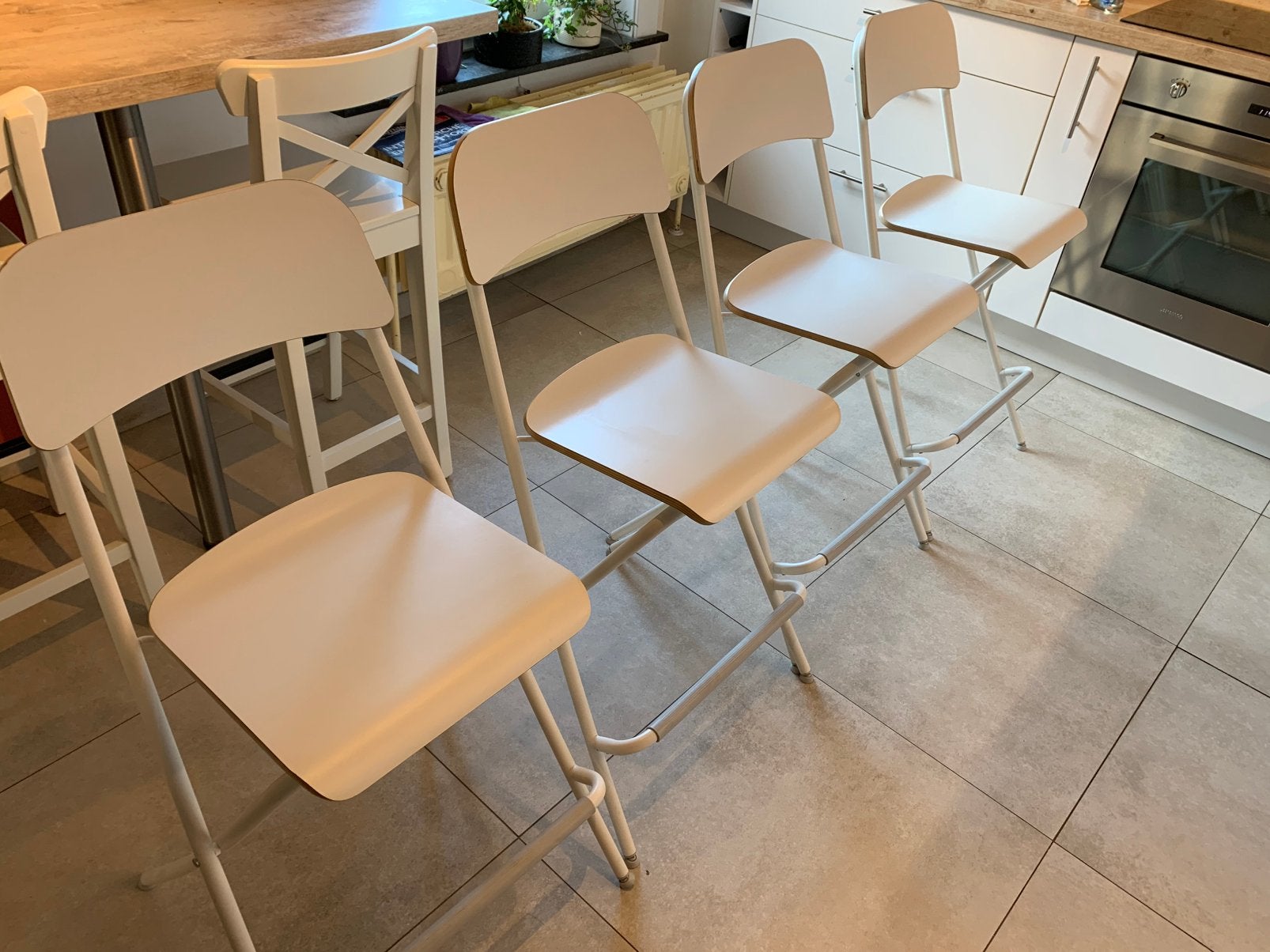 4 chaises hautes pliantes blanches-IKEA 63cm -Très bon état, Comme neuf, Enlèvement, Métal, Blanc