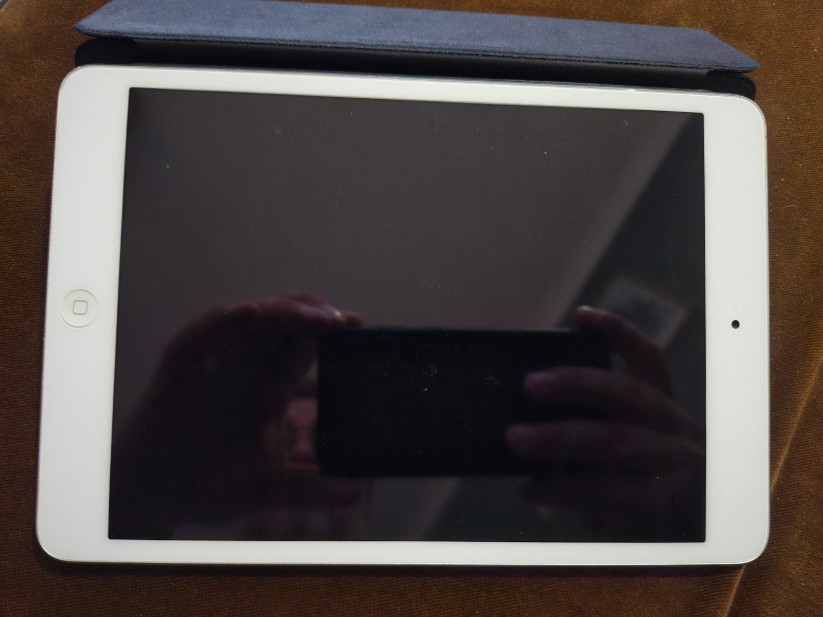 ipad mini + coque en cuir noir, Enlèvement