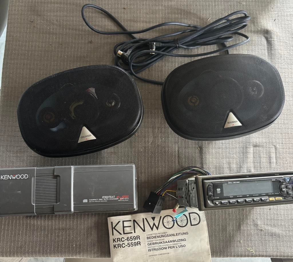 Vintage Kenwood radio + 10 cd lader + boxen + kabel, Auto diversen, Autoradio's, Ophalen of Verzenden, Gebruikt