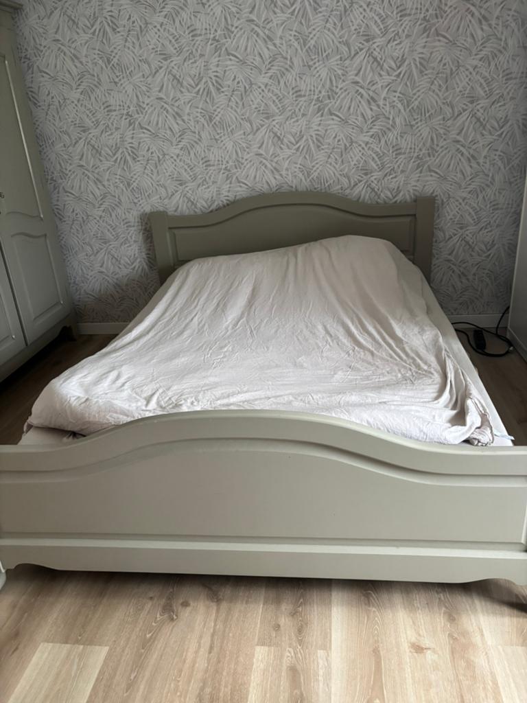 1 bed 1 kleerkast 2 nachtkastjes, Huis en Inrichting, Slaapkamer | Complete slaapkamers, Ophalen, Gebruikt