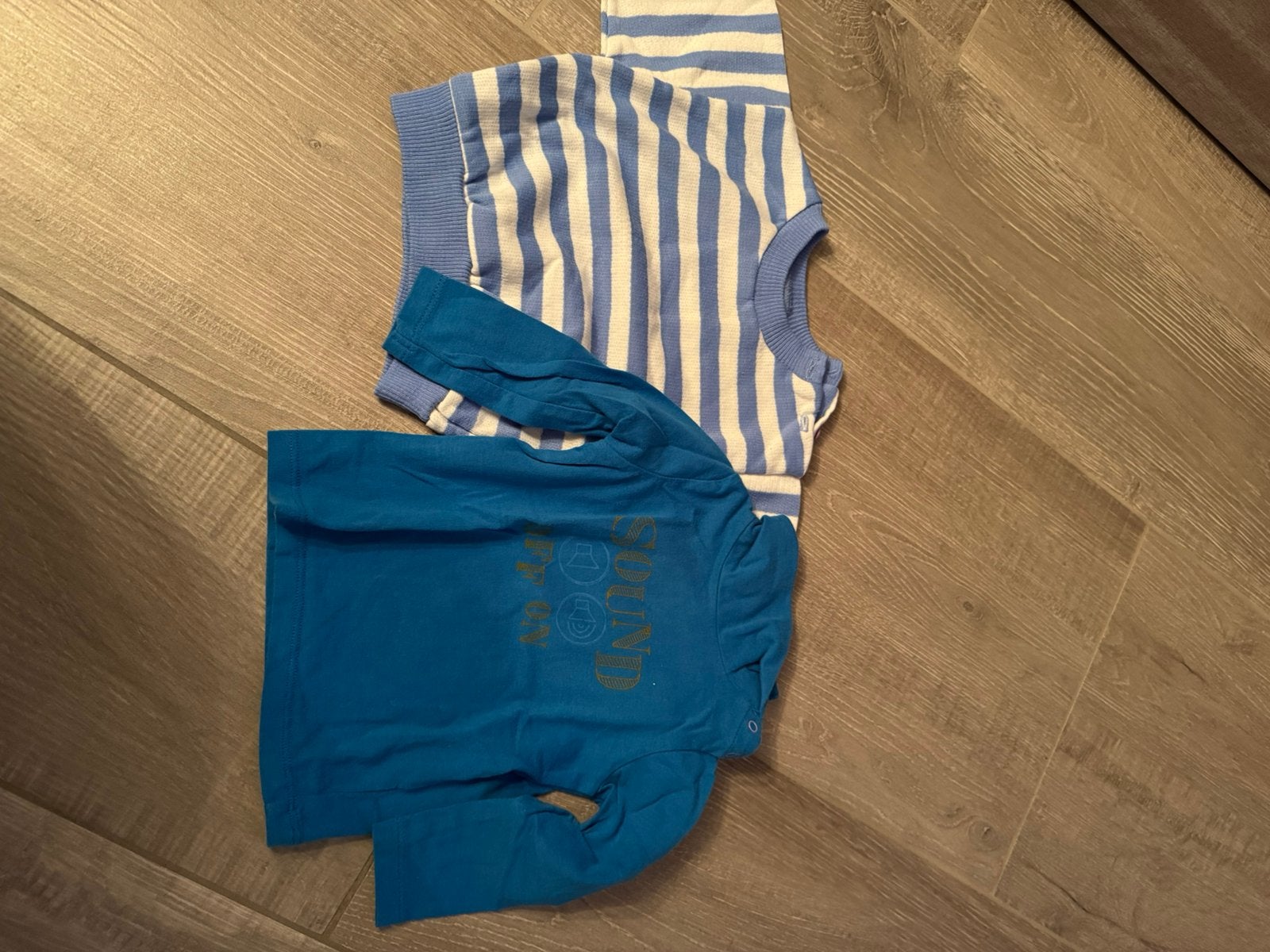 2 truien, Ophalen of Verzenden, Gebruikt, Jongetje of Meisje, Truitje of Vestje