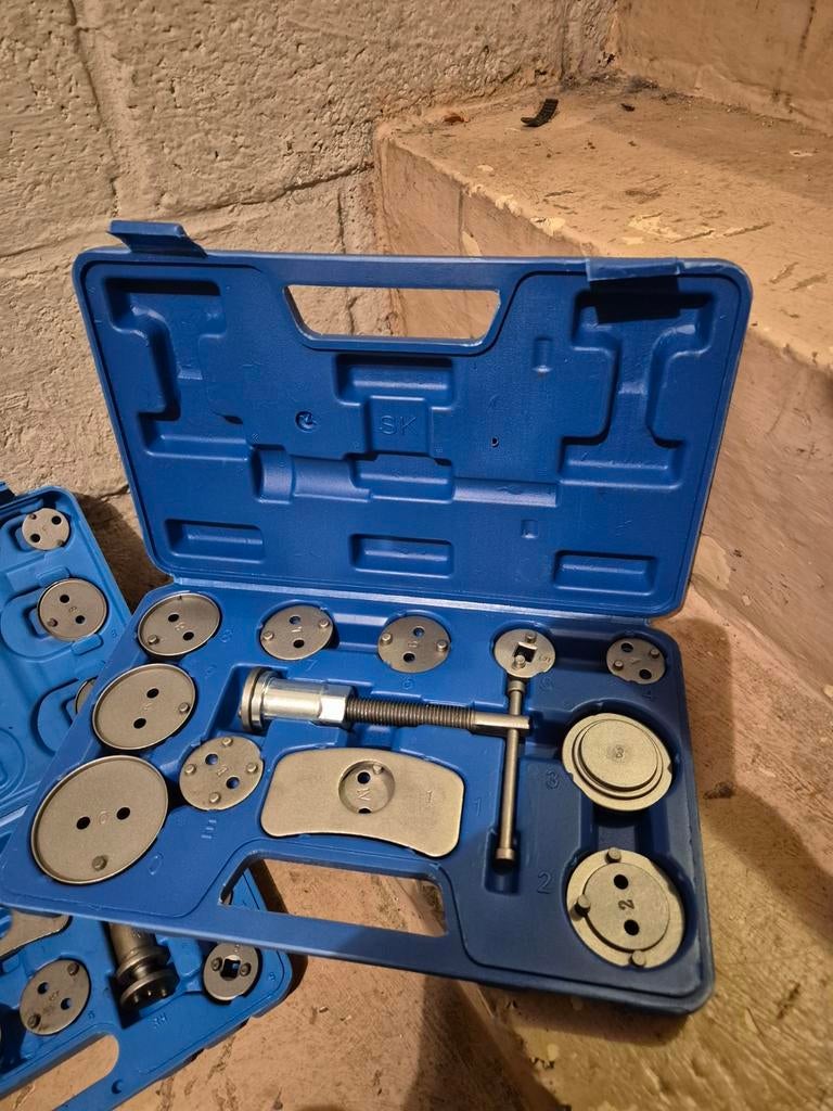 Repousse piston, Autos : Divers, Outils de voiture, Enlèvement
