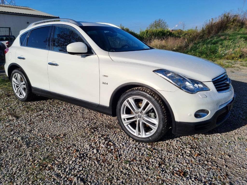 INFINITI QX50 3.0D v6 239cv 84000km Cuir Gps Ac Jantes alu.., Auto's, Automaat, Leder, Bedrijf, SUV of Terreinwagen