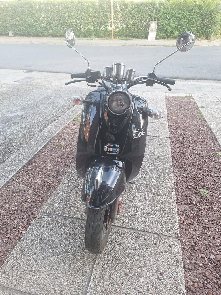 Zoë venesi brommer te koop, Fietsen en Brommers, Ophalen