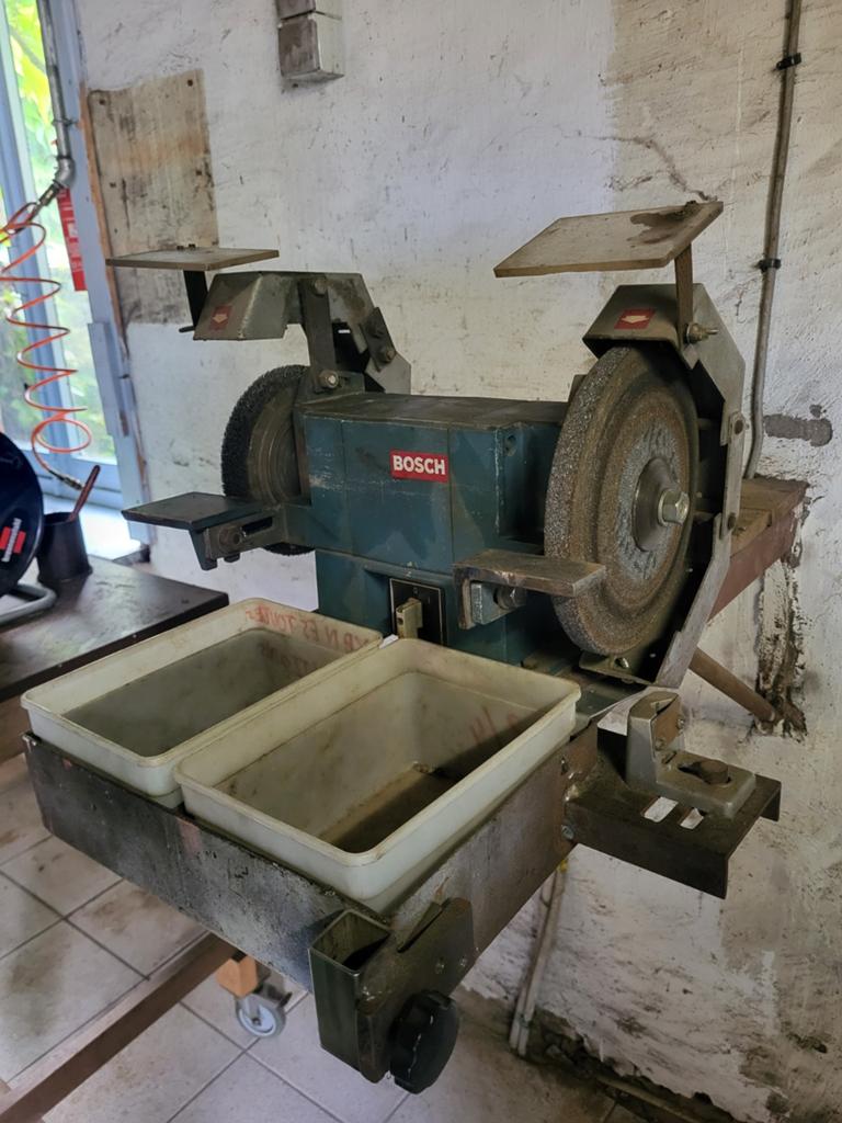 Vintage Bosch dubbele slijpmachine – 380V Krachtstroom, Ophalen