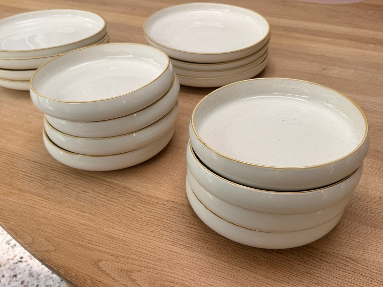 Set van 8 dinerborden en 8 diepe borden gespikkeld, Ophalen, Bord(en)
