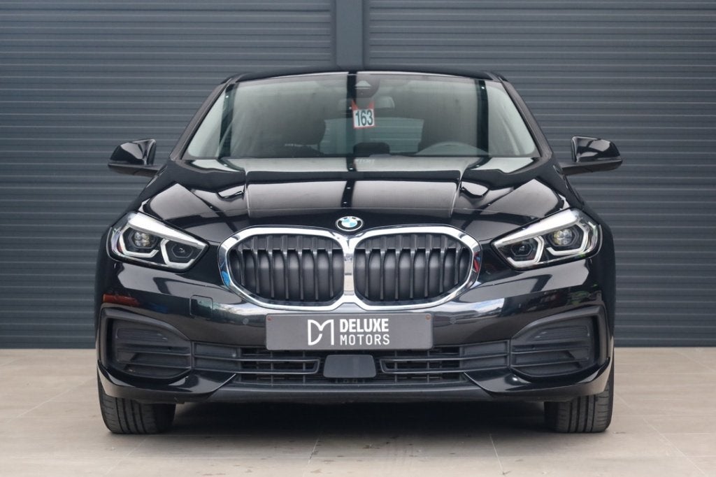 BMW 116 d Hatch Navi Leder Led Cruise Pdc 12 M Garantie, Voorwielaandrijving, Dealer onderhouden, Zwart, Bedrijf