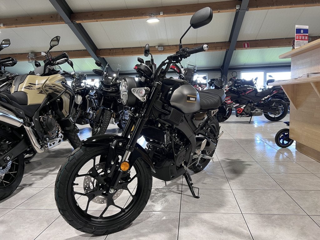 Yamaha XSR 125, Motoren, Bedrijf, 125 cc, 11 kW of minder, Naked bike