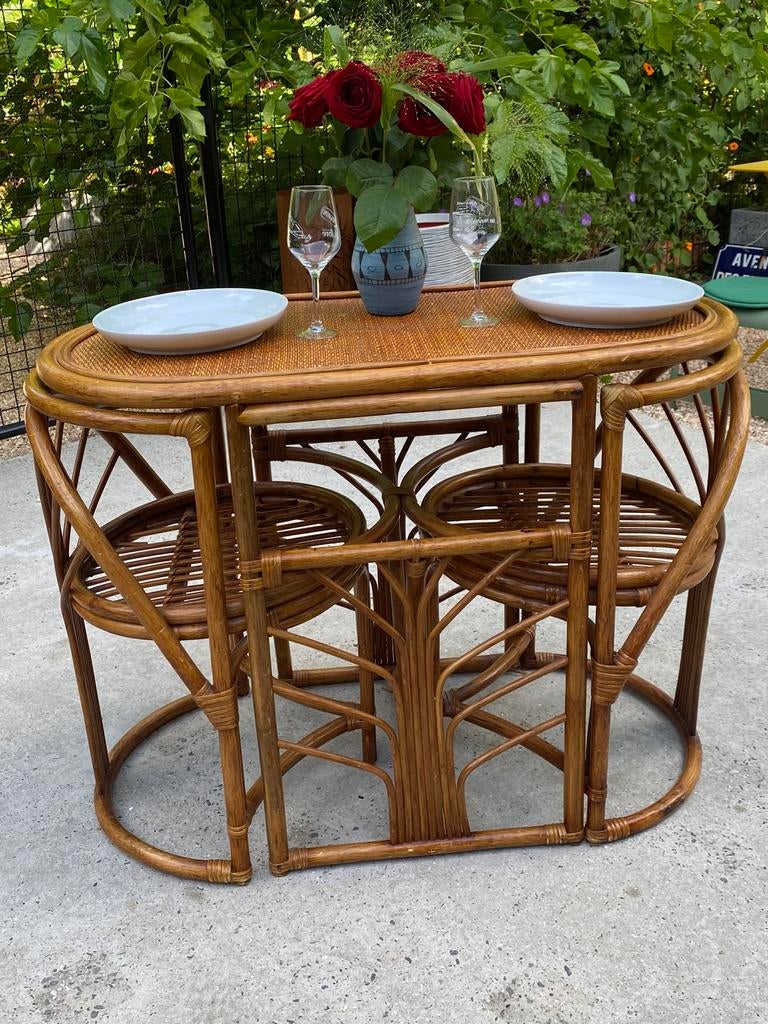 Table et chaises en rotin. Tête à tête en rotin, Enlèvement, Utilisé