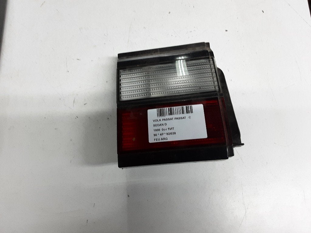 FEU ARRIÈRE GAUCHE Volkswagen Passat (35I) (357945107), Autos : Pièces & Accessoires, Volkswagen, Mevr. I. Hauben, Utilisé, Rue de l'Espoir 34 34
4030  GRIVEGNÉE, BE