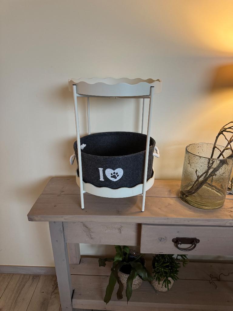 Bijzettafeltje met dierenmand, Dieren en Toebehoren, Overige Dieren-accessoires, Zo goed als nieuw, Ophalen of Verzenden