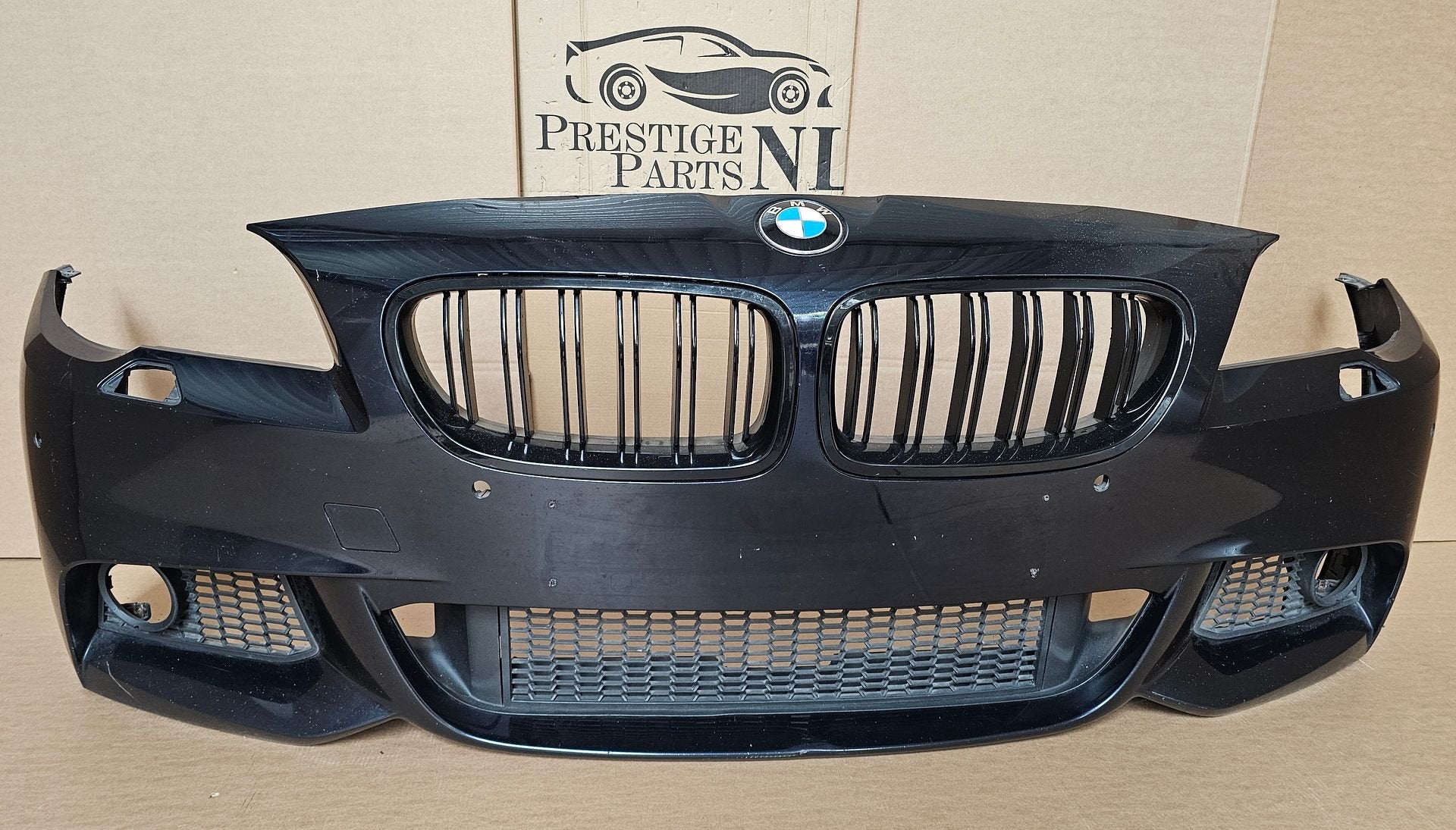 Voorbumper BMW 5 Serie F10 F11 M PAKKET Origineel 2009-2014, Gebruikt, -, Voor, Ophalen of Verzenden
