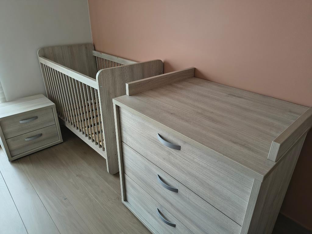 Doorgroeibed “Milo” + ladekast + nachtkastje, Kinderen en Baby's, Ophalen, Gebruikt, Minder dan 140 cm