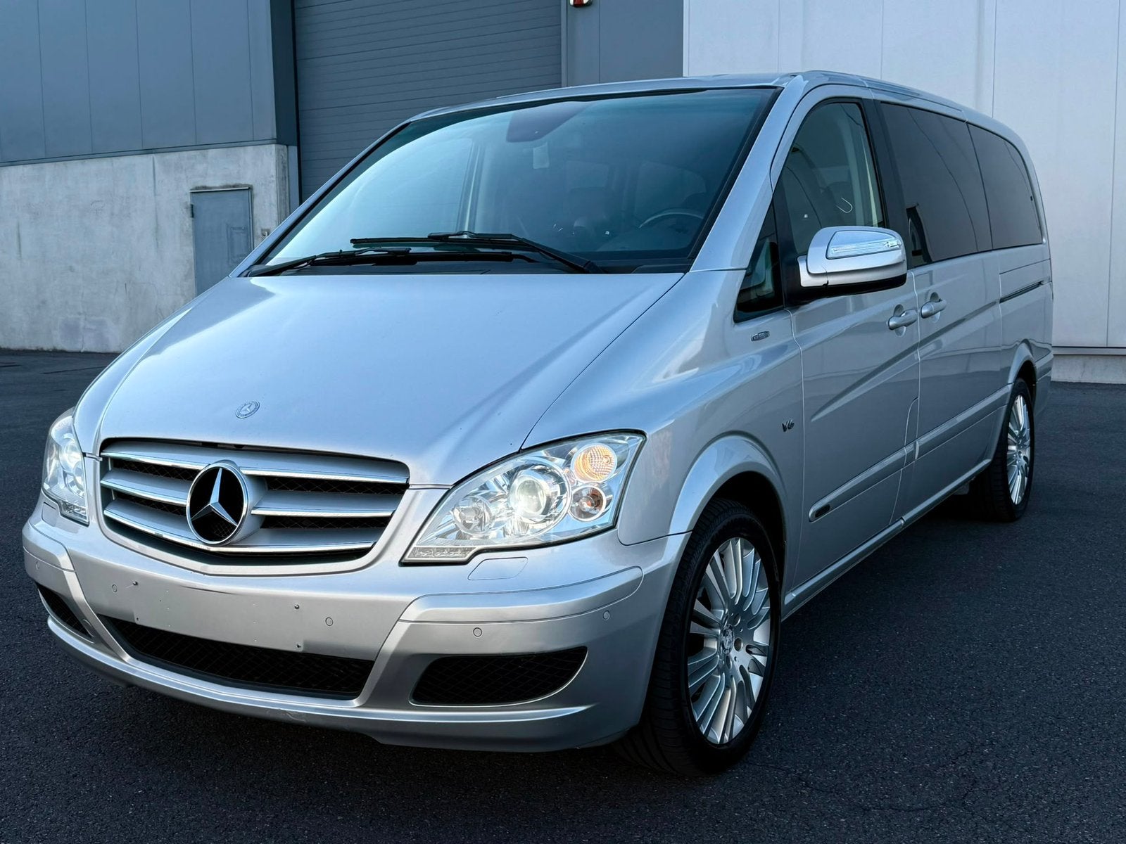 MERCEDES VIANO 3.0 V6 TOP STAAT!! LICHTE VRACHT 2012 Euro5, Auto's, Automaat, Euro 5, Monovolume, Zwart