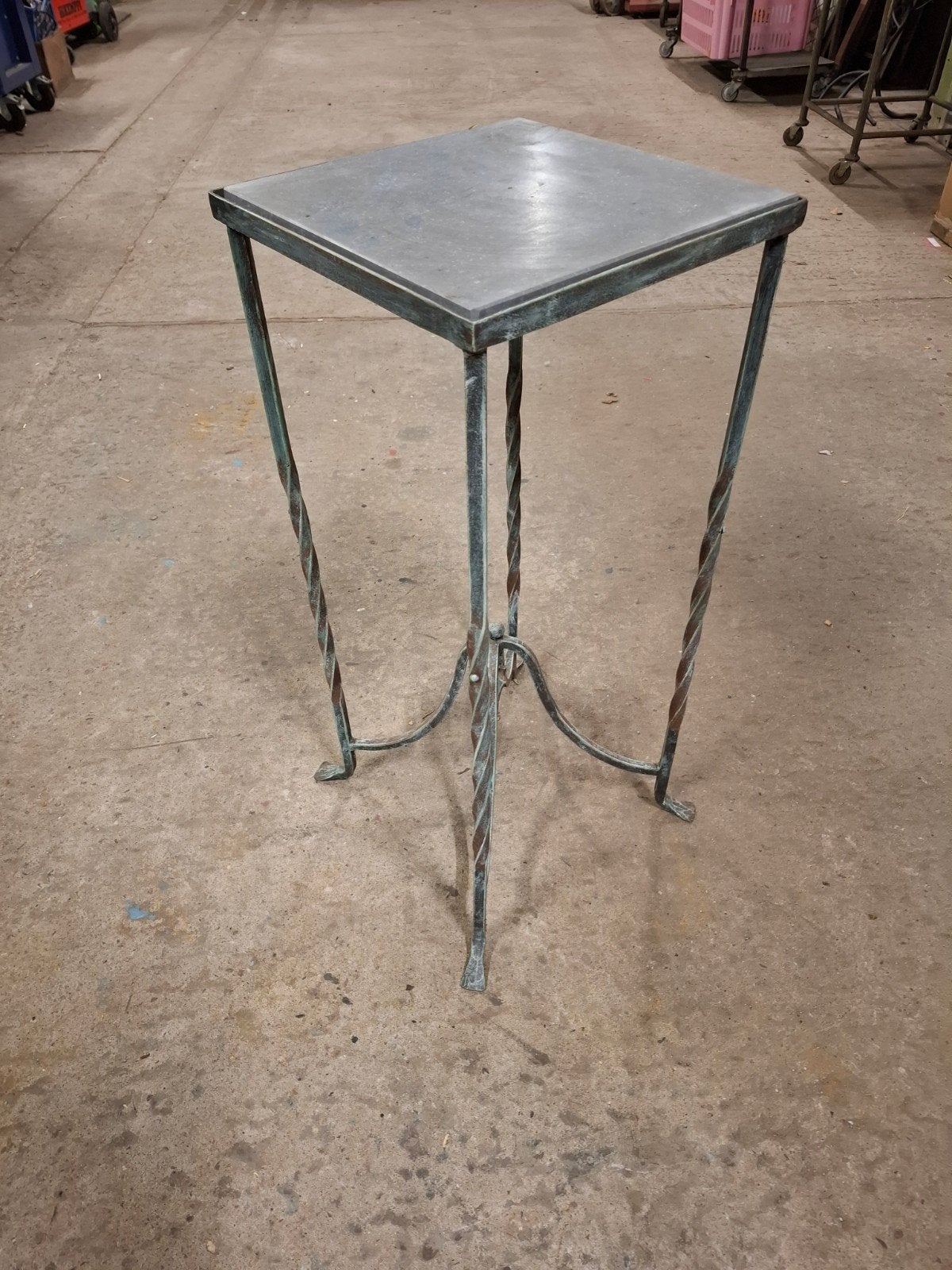 Tafel in smeedwerk, voor beeld op te plaatsen, Enlèvement