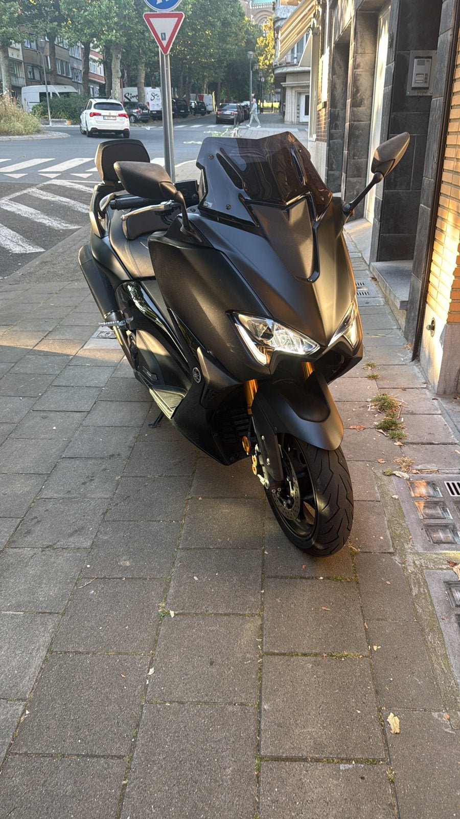 Yamaha Tmax sx 2019 15000km akrapovic, Vélos & Vélomoteurs, Enlèvement, Comme neuf