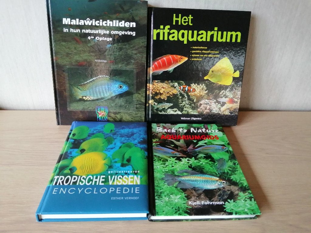 Mooi lot boeken van aquarium vissen, Dieren en Toebehoren, Ophalen of Verzenden, Zo goed als nieuw