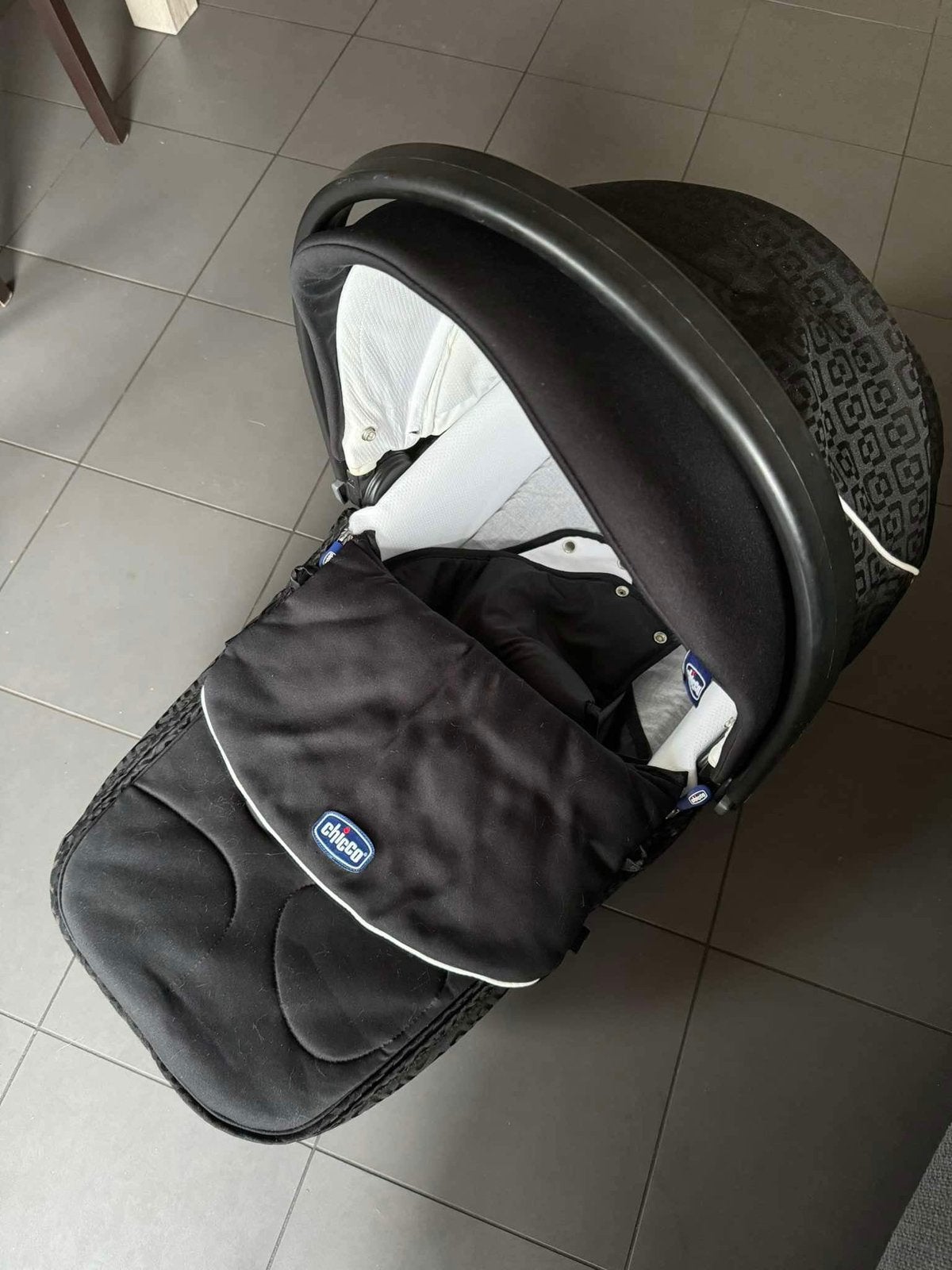 2 landau (nacelle) chicco + maxi cosi chicco + protege vent, Enlèvement, Utilisé