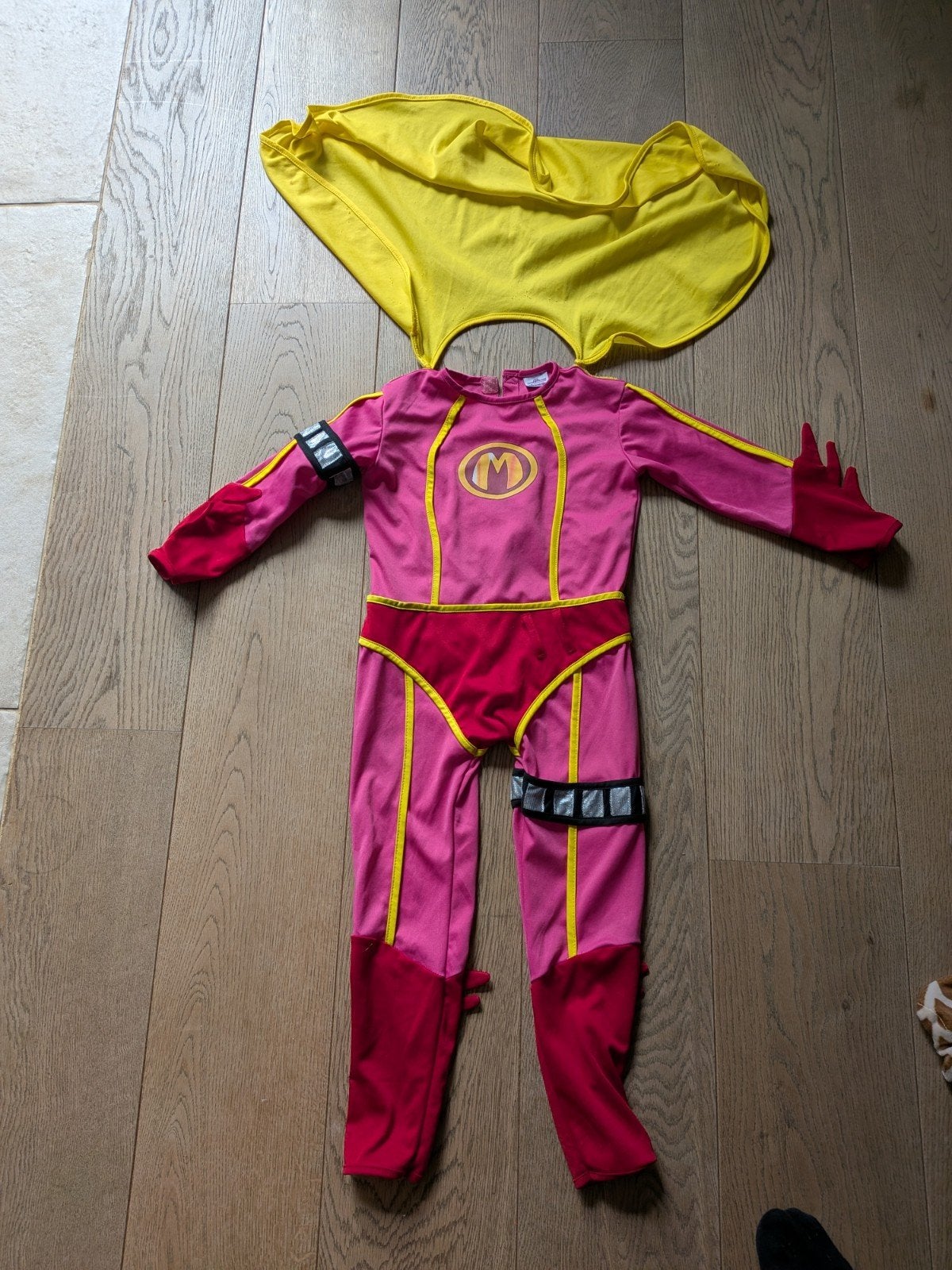 verkleedkledij mega mindy, Ophalen, Zo goed als nieuw