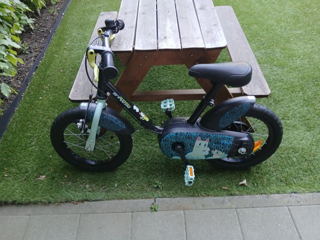 Kinderfiets 14 inch mini monsters, Fietsen en Brommers, Ophalen, Zijwieltjes, Gebruikt, Velgrem