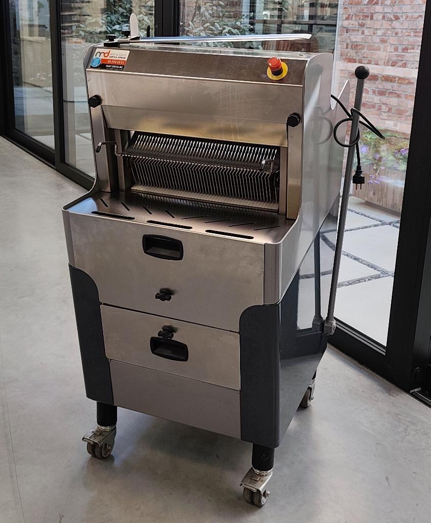 halfautomatische broodsnijmachine van het merk MHS, Ophalen, Brood en Banket