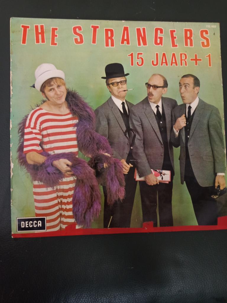 De Strangers, 15 jaar plus 1, Verzenden