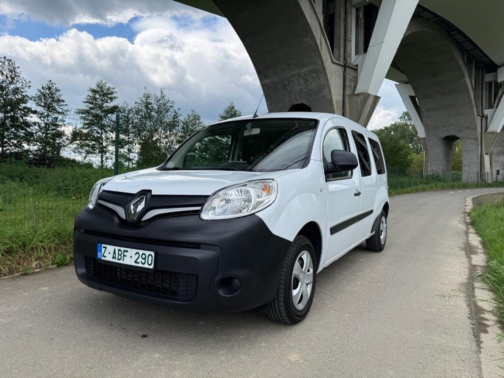 Renault Kangoo LONG CHASSIS/XL/19.900KM!!!/Comme neuf!/EURO6, Auto's, Voorwielaandrijving, 4 deurs, 4 cilinders, Leder en Stof